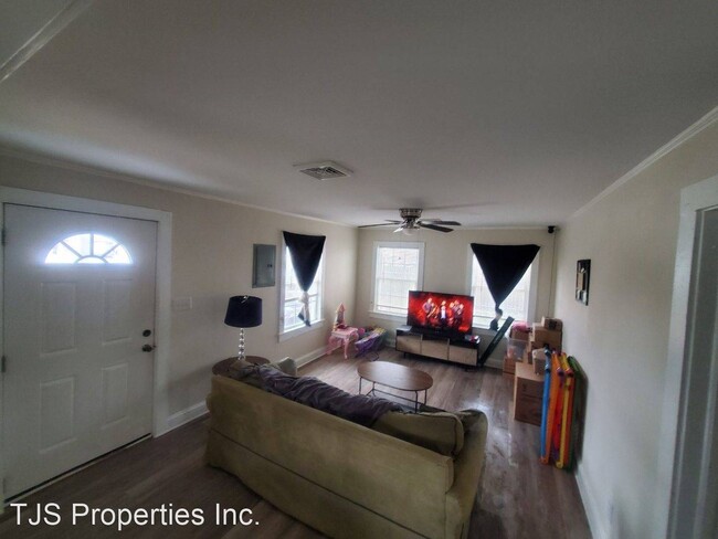 Foto del edificio - 2 br, 1 bath House - 1305 Hazel Avenue