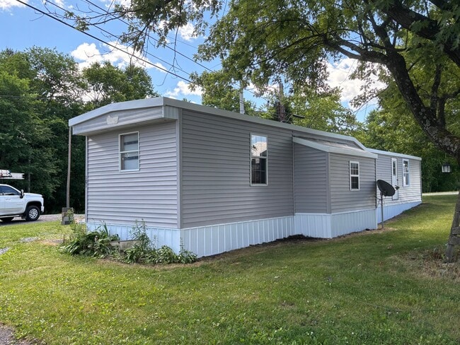 Building Photo - 101 Breezewood Park Rd