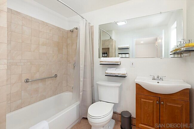 Foto del edificio - 9131 Johnson Dr