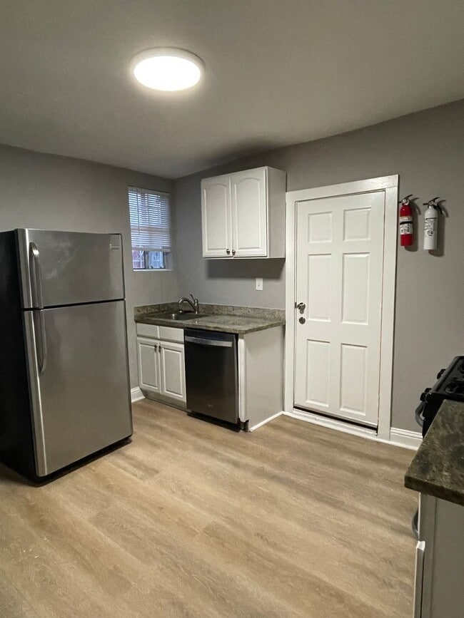 Building Photo - 1010-1012 Wood Street