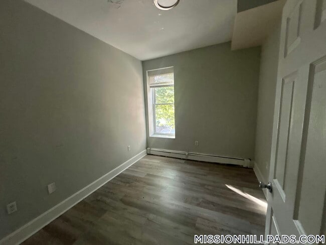 Building Photo - 15 Ruggles St