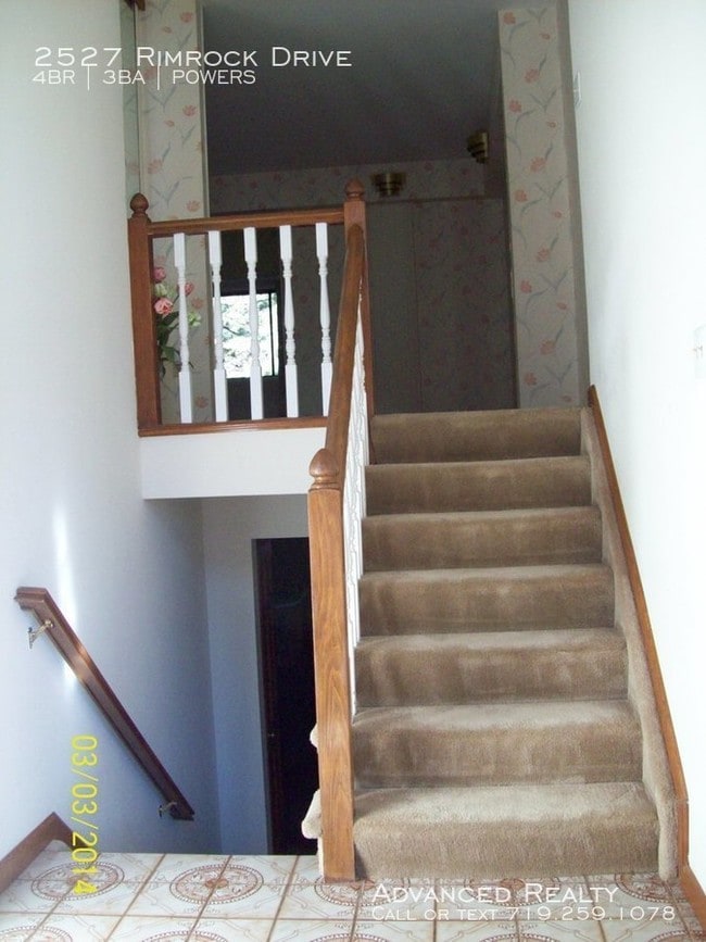 Building Photo - 2527 Rimrock Dr