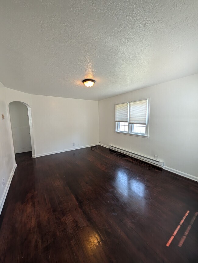 Building Photo - 428 S 10th Ave