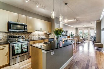 Building Photo - 3818 Holland Ave