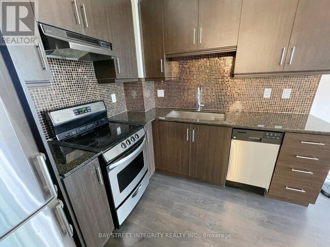 Building Photo - 68 Canterbury Pl