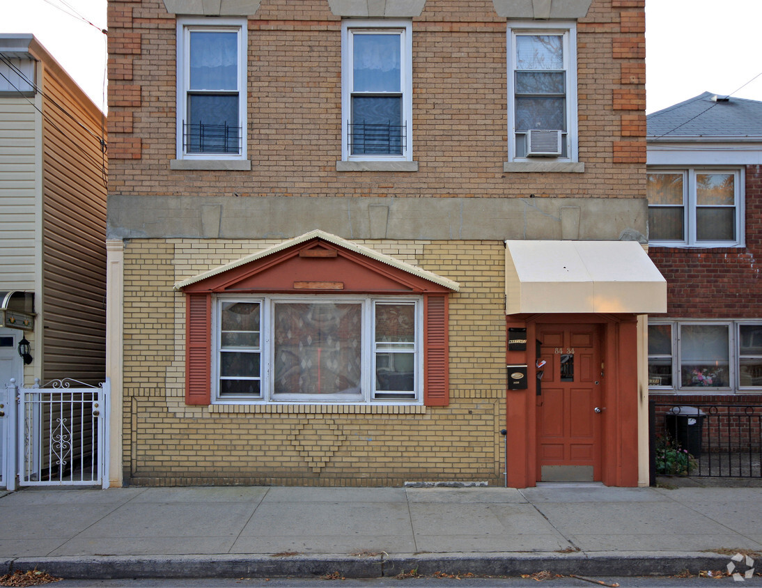 Building Photo - 84-34 102nd Ave