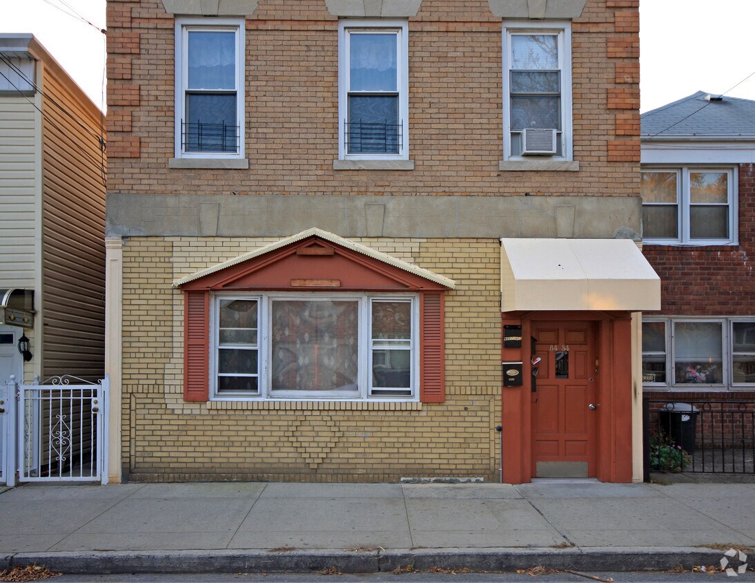 Foto del edificio - 84-34 102nd Ave