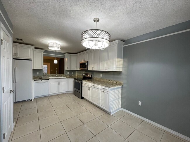 Foto del edificio - Beautiful 3 Bedroom Home in Fort Walton Beach