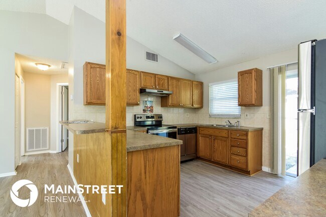 Foto del edificio - 7845 Avenal Loop