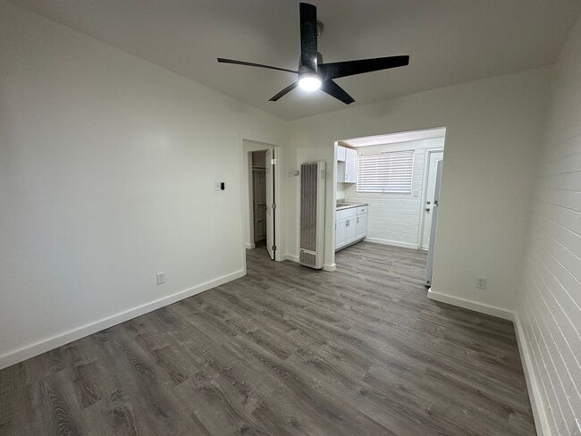 Foto del edificio - 1022 N Palo Verde Blvd