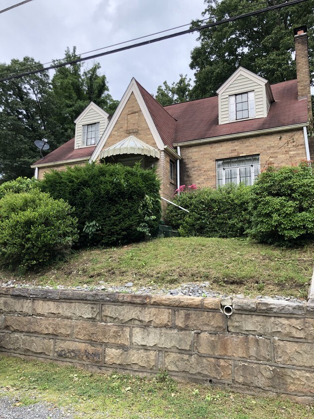 Primary Photo - 1231 College Park