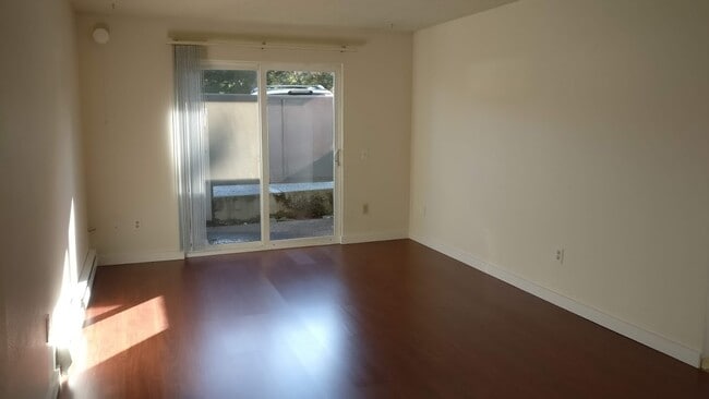 Building Photo - "Beautiful Remodeled 3 bed 1 bath in downtown Port Angeles!"