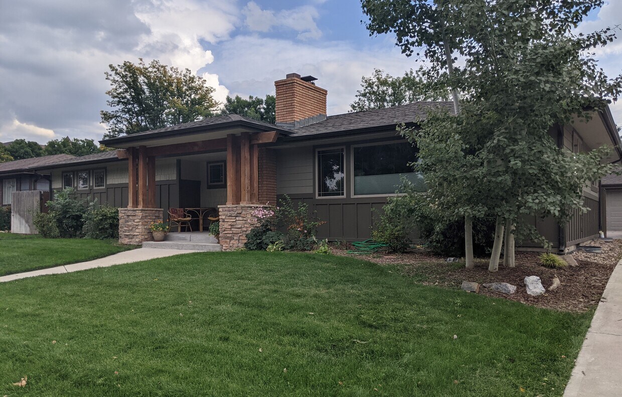 Front of house - 2098 E Floyd Pl