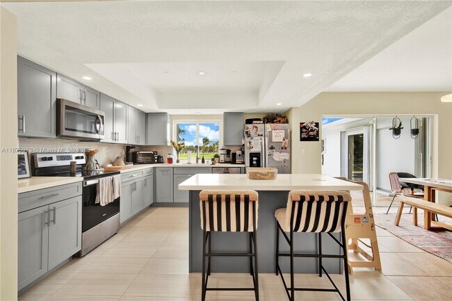 Foto del edificio - 15425 Palmetto Lake Dr