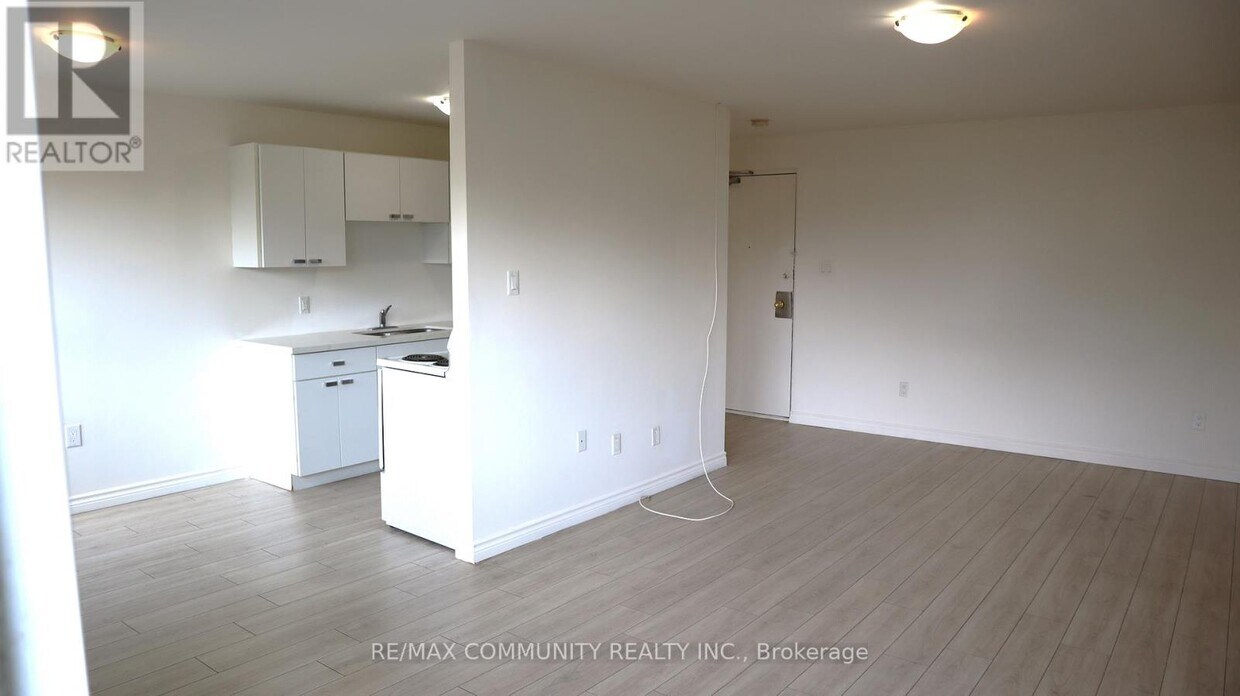 Photo principale - 1765-1765 Lawrence Ave E
