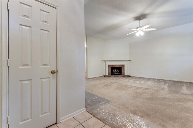 Building Photo - 127 S Winterport Cir