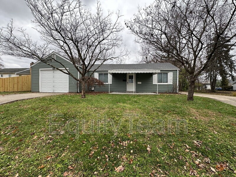 Photo - 8709 Pine Road