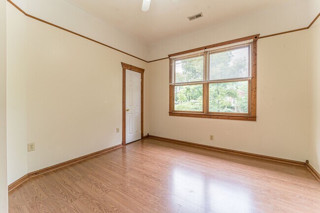 Foto del edificio - 801 Phillips Ave
