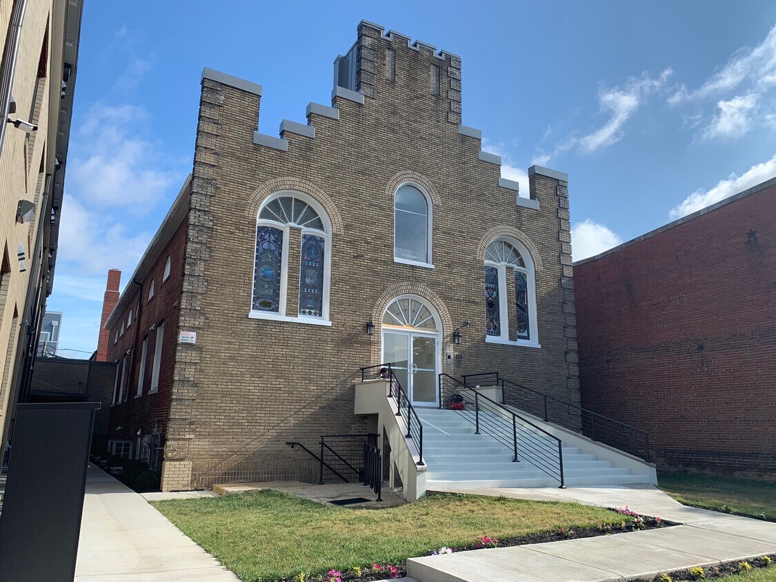Primary Photo - 625 Park Rd NW