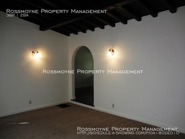 Building Photo - 3 Bed, 1.5 Bath Eagle Rock Spanish Style
