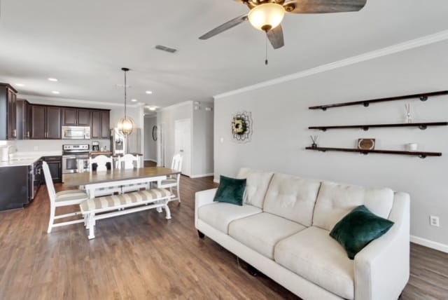 Building Photo - 3012 Montserrat Creek Dr