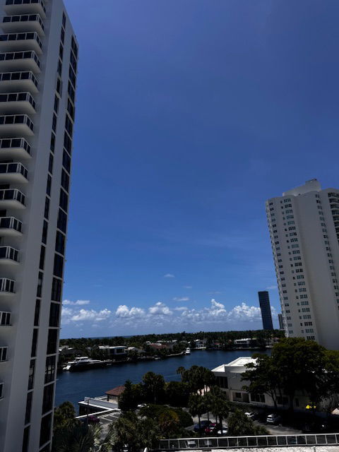 Building Photo - 20505 E Country Club Dr