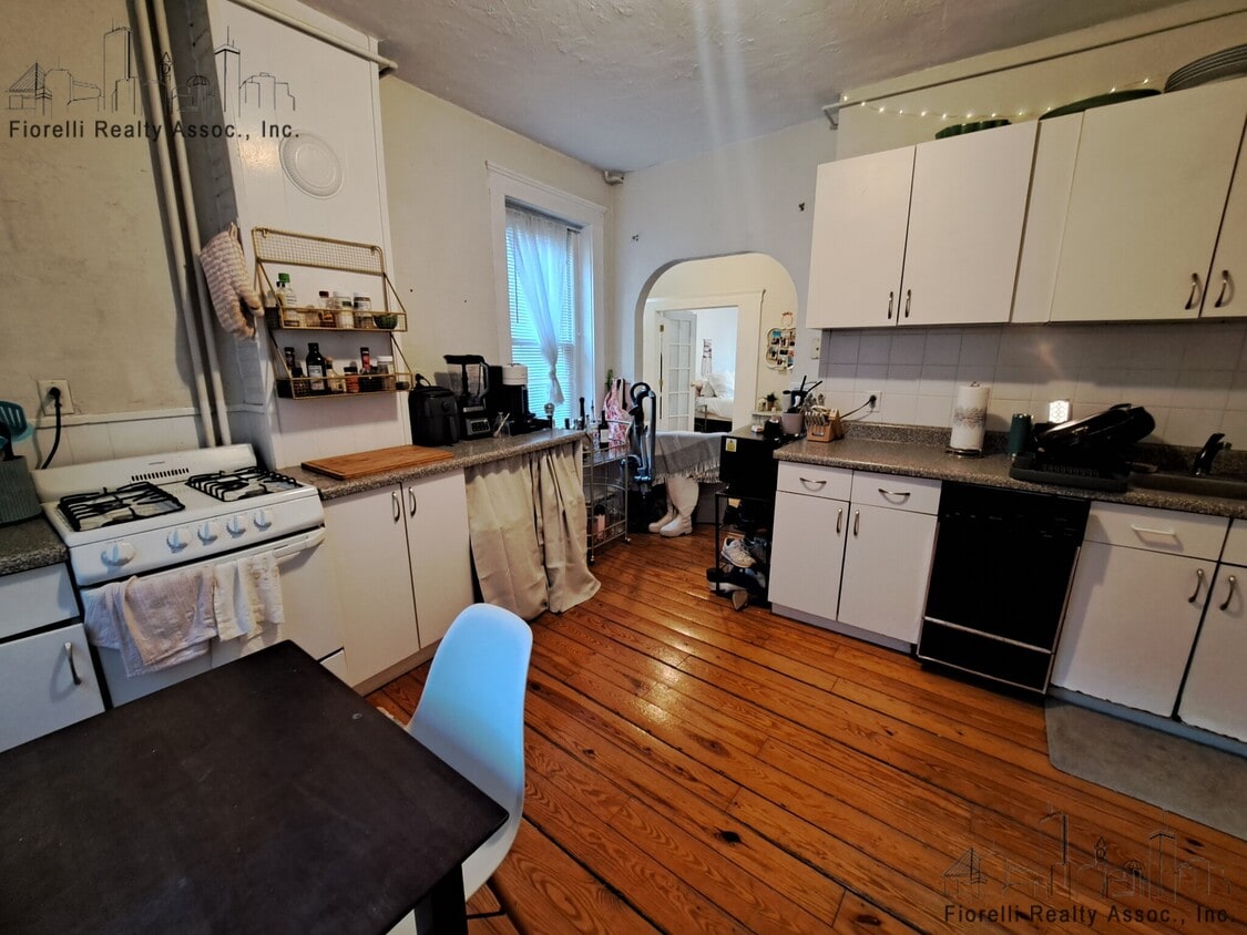 Primary Photo - 60 Prince St