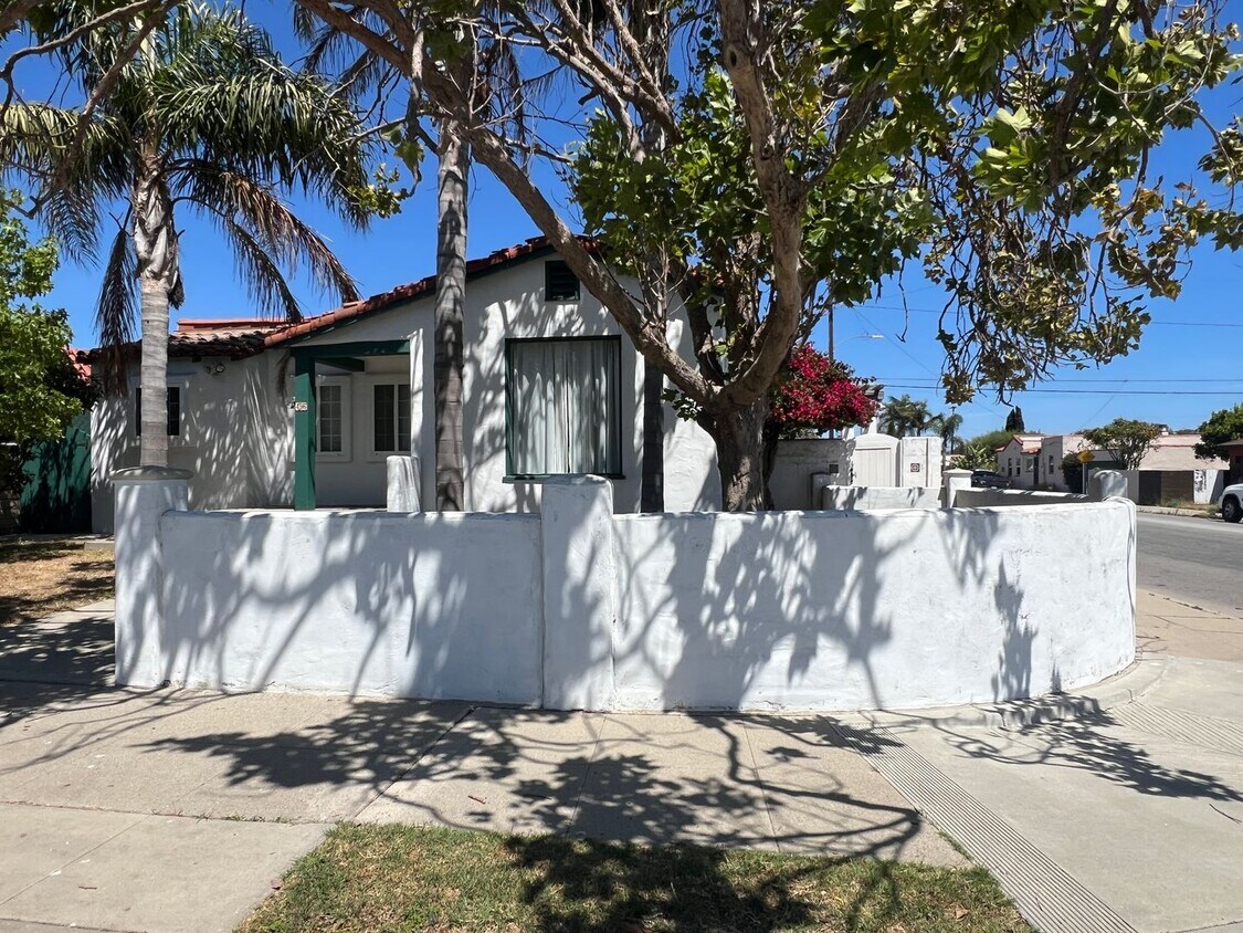 Primary Photo - Midtown Ventura Charming 4+2 bedroom home!