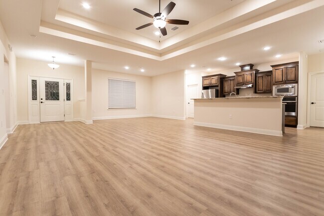 Building Photo - 9203 Tara Cir