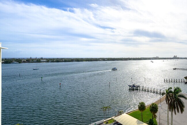 Foto del edificio - 2600 N Flagler Dr