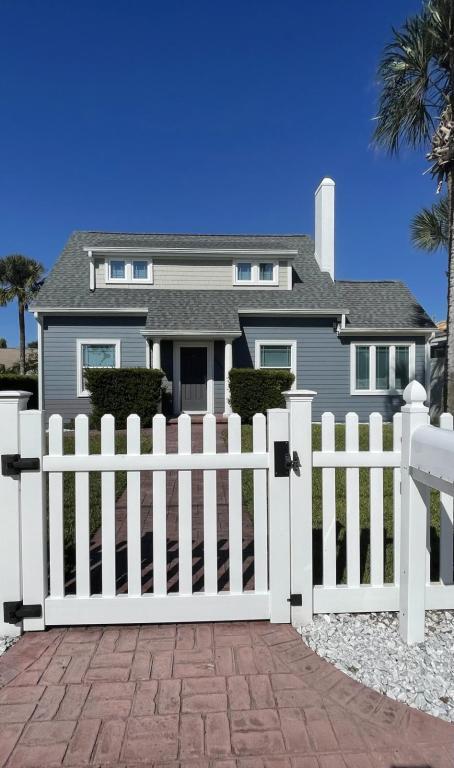 Photo - 505 Silver Beach Ave House