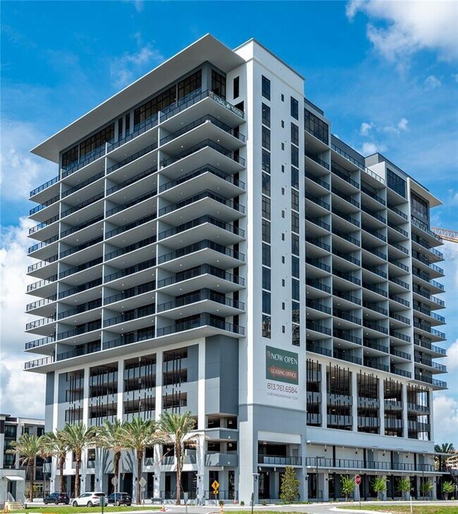Foto del edificio - 221 Main St N