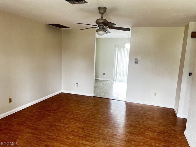 Foto del edificio - 1102 SE 16th St