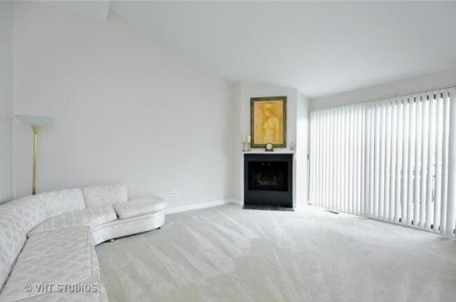 Family Room - 80 Cedar Rdg