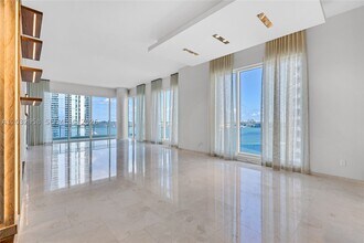 Building Photo - 900 Brickell Key Blvd