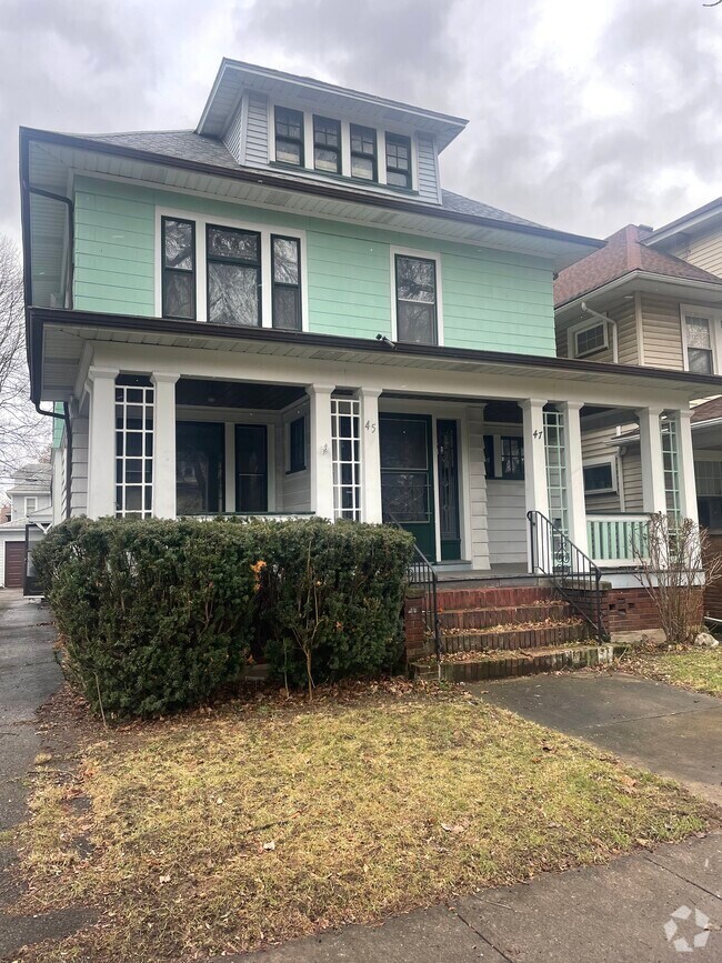 Cobbs Hill Apartments for Rent with a Yard Rochester, NY 2 Rentals