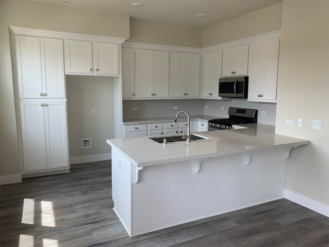 Building Photo - Luxury Apartment in The Cannery