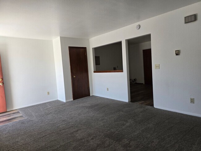 Foto del edificio - 740 2nd St