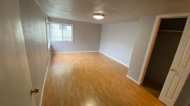 Foto del edificio - Charming 1 Bedroom Apartment in Tacoma's H...