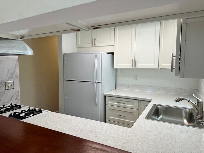 Building Photo - Lake Lorina Properties