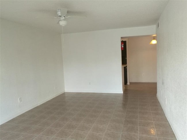 Foto del edificio - 9800 Braeburn Glen Blvd