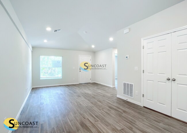 Foto del edificio - 109 E Harvard St