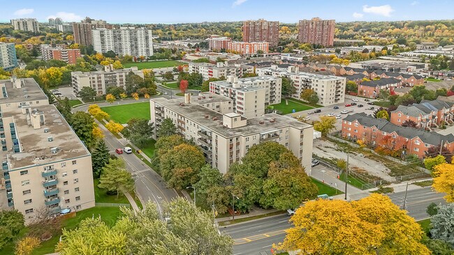 Photo du bâtiment - Trudelle Court Apartments