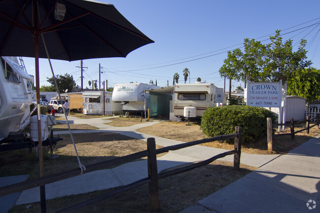 Building Photo - Crown Trailer Park