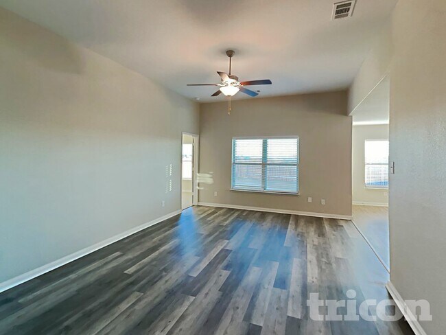 Building Photo - 114 Hamilton Way