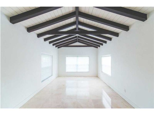 Building Photo - 5835 Lagorce Dr