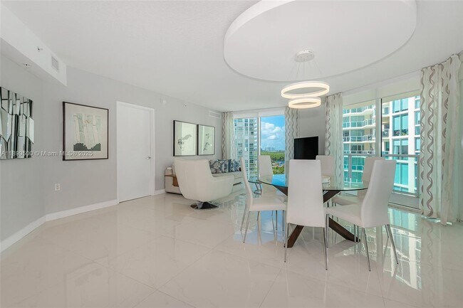 Foto del edificio - 200 Sunny Isles Blvd