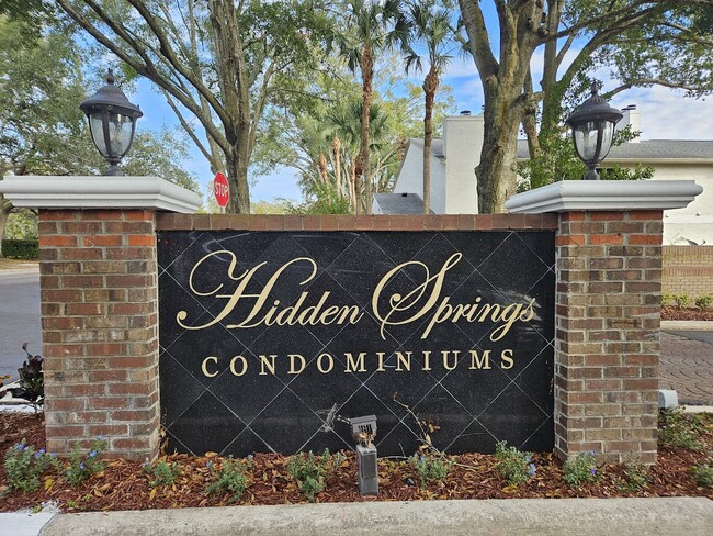 Foto del edificio - 682 Youngstown Pky