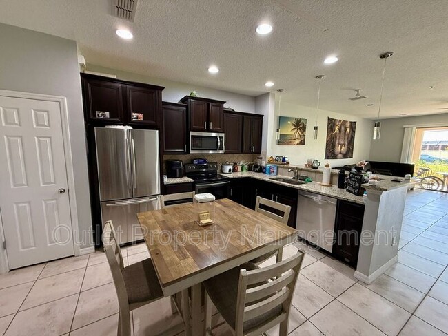 Photo - 726 Artisan St Townhome