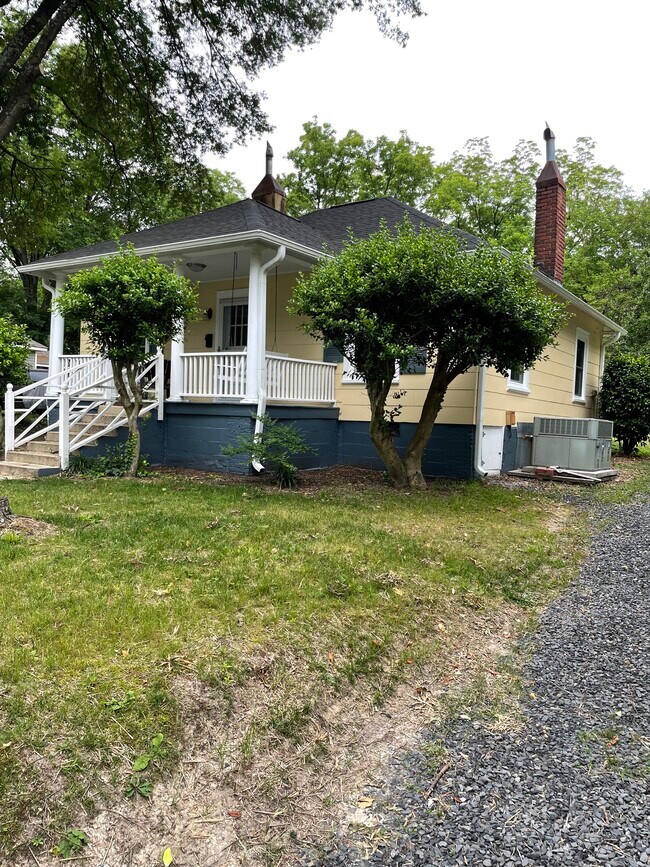 Foto del edificio - 1609 Trogdon St